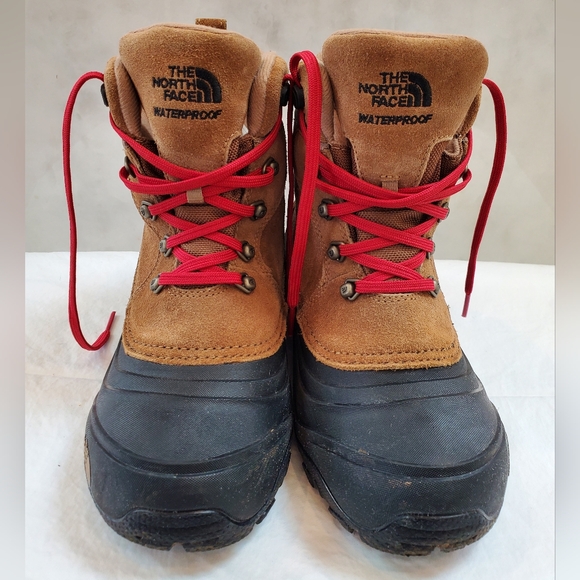 The North Face Chilkat Lace Up Boot - Picture 3 of 15